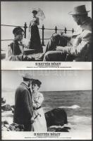 cca 1960 ,,A kutyás hölgy című szovjet film jelenetei és szereplői, 21 db vintage produkciós filmfotó, ezüst zselatinos fotópapíron, kisebb hibák a használatból eredően, 18x24 cm