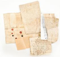 1700-as évekből származó levelek, levéltöredékek, megfejtendő témákkal 6 db, közötte kettő erősen hiányos, nagyrészt rossz állapotban