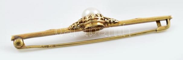 Arany (Au) 14K gyöngyös bross, jelzett, h: 5,4 cm, bruttó: 2,4 g
