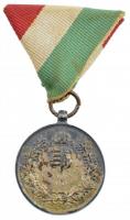 DN Függetlenségi harcz MDCCCXLVIII-IX / A magyar nemzet hű honvédeinek ezüstözött fém emlékérem nemzetiszínű szalagon (33mm) T:2- ezüstözés kopott