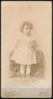 cca 1890-1900 Szép kislány portréja, keményhátú fotó Kozmata Ferenc és Ranzenberger Ágoston budapesti műterméből, kabinetfotó, 20x11 cm