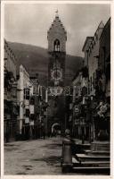 Vipiteno, Sterzing (Südtirol); Strada principale / street, clock tower