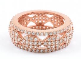 Aranyozott ezüst(Ag) gyűrű apró kövekkel, jelzett, méret: 51, bruttó: 5,6 g