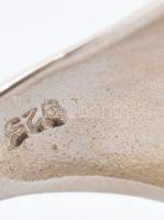 Ezüst(Ag) gyűrű gránátokkal, jelzett, méret: 56, bruttó: 7,5 g