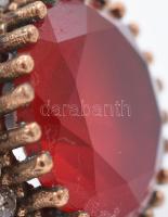 Ezüst(Ag) gyűrű piros kővel, jelzett, méret: 54, bruttó: 13 g