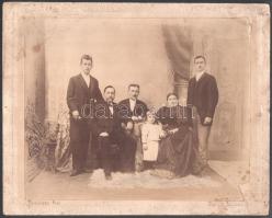 cca 1900-1920 2 db nagyméretű családi fotó kartonra kasírozva, foltosak, az egyik sérült, 25,5x21 cm és 23x17 cm