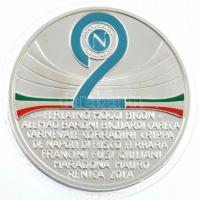 Olaszország 1990. Napoli Olaszország bajnoka 1989-1990 kétoldalas, részben festett, jelzett Ag emlékérem eredeti tokban. Szign.: Soccorsi (18g/0.986/35mm). Az SSC Napoli 1984 és 1991 közötti aranykorszakának mementója. A klub leigazolta Diego Maradonát, avagy az Isteni Diegot is, majd 1986-ban Olasz Kupát, 1987-ben és 1990-ben pedig bajnokságot nyert. T:1 Italy 1990. Napoli Campione dItalia 1989-1990 two-sided, partially painnted, hallmarked Ag medallion in original case. Sign.: Soccorsi (18g/0.986/35mm). Memento of the SSC Napolis Golden Age between 1984 and 1991, where Diego Maradona also played. C:UNC