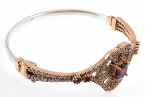 Ezüst(Ag) karperec, kövekkel gazdagon kirakva, jelzett, 5,5×6 cm, bruttó: 17,2 g