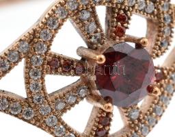 Ezüst(Ag) karperec, kövekkel gazdagon kirakva, jelzett, 5,5×6 cm, bruttó: 17,2 g