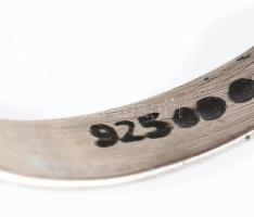 Ezüst(Ag) gyűrű kövekkel gazdagon kirakva, jelzett, méret: 57, bruttó: 8,7 g