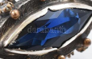 Ezüst(Ag) gyűrű kék kővel, jelzés nélkül, méret: 57, bruttó: 10,8 g