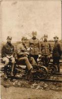 1919 C.-s. zeleznicní setnina dopravni + "CESKOSLOVENSKÁ POLNÍ POSTA 22" / Csehszlovák katonai vasutasok hajtányon / Czechoslovakian military railwaymen on draisine handcar. photo