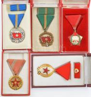 5db klf szocialista kitüntetés, közte 1954. "Szocialista Munkáért Érdemérem" zománcozott fém kitüntetés fakó mellszalagon, dísztokban + 1983. "Munka Érdemrend" arany fokozata, aranyozott, zománcozott Br kitüntetés mellszalagon T:1,1-