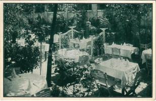 1940 Budapest II. Trombitás vendéglő kertje. Tulajdonos Guttenberger Antal. Retek utca 12. (Széna térnél) (EK)