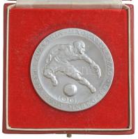 1955. "100. Ausztria-Magyarország Labdarúgó Mérkőzés / Budapest 1955" Al emlékérem tokban ...