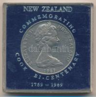 Új-Zéland 1969. 1$ Cu-Ni II. Erzsébet / Cook megérkezésének bicentenáriuma műanyag tokban T:1 New Zealand 1969. 1 Dollar Cu-Ni Elizabeth II / Bicentenary of Cooks chart in plastic case C:UNC Krause KM#40.1