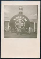 Óriás méretű Unicum reklám-üveg egy kiállításon / rendezvényen, fotó, 9,5x6,5 cm
