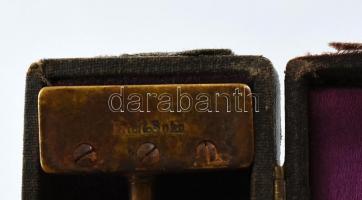 Ertel & Sohn prizma, XIX. sz. vége körül. Réz, üveg, jelzett, eredeti tokjában, korának megfelel...