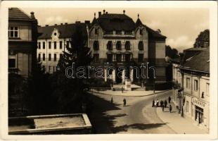 1947 Zsolna, Sillein, Zilina; Leninova ul., St. chlapc. gymnázium, Lekaren / Lenin utca, gimnázium, gyógyszertár / street view, grammar school, pharmacy (EK)