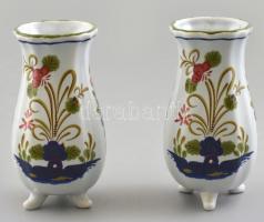 2 db mázas fajansz váza, kézzel festett, jelzés nélkül hibátlan, m: 13cm
