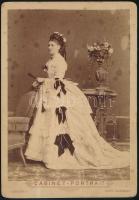 1873 Bornemisza Anna (1857-1918) bárónő, keményhátú fotó Ciehulski marosvásárhelyi műterméből, kissé foltos, hátoldalon feliratozva, 16×10,5 cm