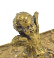 Bécsi barokk stílusú asztali készlet. Réz, tapper és gyertyatartó pár, puttókkal, m: 14 cm - 21 cm