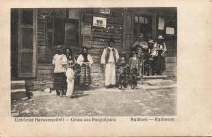 Havasmező ruthens in front of the tobacco shop