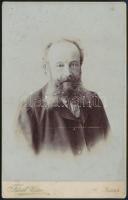 cca 1890-1910 Szakállas úr portréja, keményhátú fotó Fürst Victor rumai (Árpatarló, Vajdaság) műterméből, kabinetfotó, 16,5x10,5 cm