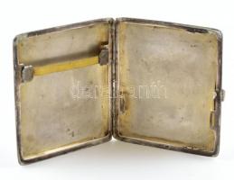 Ezüst (Ag) vésett cigarettatárca, apró horpadásokkal, nehezen záródik, 9x7,5cm, jelzett, nettó: 113 ...