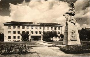 Pöstyén, Piestany; Pomník Vdaka osloboditelom / emlékmű / monument