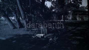 cca 1940-1950 Vegyes fotónegatív tétel (városkép, életképek, portrék, stb.), 6×9 és 4,5×7 cm