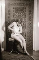 cca 1960-1970 Finoman erotikus női aktok, 6 db negatív kocka