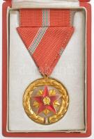 1954. Szocialista Munkáért Érdemérem zománcozott bronz kitüntetés mellszalagon, szalagsávval, eredeti dísztokban T:1-  NMK 603.