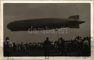 1931 Wien, Vienna, Bécs XXII. Aspern, Landung, Zeppelin / airship. photo (fl)