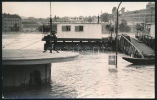 Vegyes hajózással kapcsolatos fotó tétel, 4 db, 24x18 cm és 14x19 cm közötti méretben