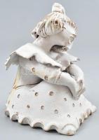 Kovács Éva (1938-2017): Ülő lány, mázas kerámia, kopásnyomokkal, jelzett, m: 15 cm