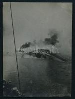 1918 A Szent István csatahajó süllyedés közben. 4x6 cm