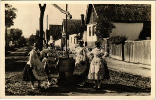 1943 Kalocsai népviselet / Hungarian folklore