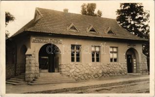 Pétervására, Takarék és hitelszövetkezet mint az országos hitelszövetkezet tagja, Pataki Gyula borbély és fodrász mester üzlete. Garami Györgyné fényképész kiadása