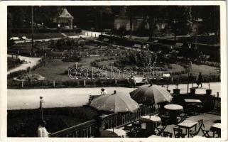 1943 Borszék, Borsec; park, kávéház terasza Schmoll Pasta napernyőkkel. Heiter György fényképész eredeti felvétele / park, cafes terrace with umbrellas (EK)