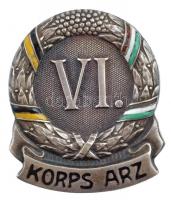 1914-1916. VI. - Korps Arz a VI. Hadtest sapkajelvénye Báró straussenburgi Arz Artúr parancsnokságának időszakából. Részben zománcozott lemezjelvény (32x27mm) T:2 zománchiba, tűhiány