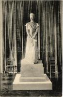 Erzsébet királyné szobra a budapesti Erzsébet királyné Emlékmúzeumban (Sissi) / Statue of Sisi, Empress Elisabeth of Austria