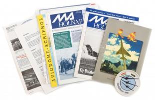 cca 1985-1990 7 db Malév és más repülős újság valamint egy Hollóházi repülőnap plakett