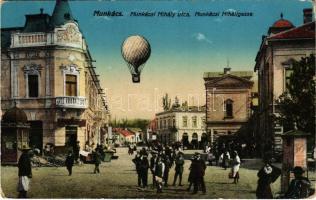 1916 Munkács, Mukacheve, Mukacevo; Munkácsy Mihály utca, piac, üzletek. Léggömb montázs / street view, market, shops. Air balloon montage (kopott sarkak / worn corners)