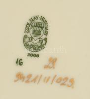 Zsolnay virágmintás bonbonniere. Kézzel festett, jelzett, hibátlan. 10x10 cm