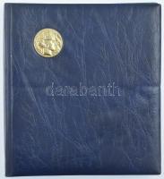 Műbőr gyűrűs érmeberakó album 11db berakólappal klf méretű érmék számára, használt, szép állapotban
