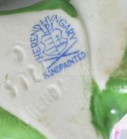 Herendi pillangó levélen. Kézzel festett, jelzett, apró lepattanással 6,5x4 cm