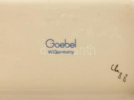 Hummel-Goebel kisfiú nagybőgővel, kézzel festett, jelzett, hibátlan, m:15 cm