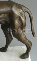 Agár kutya szobor. Bronz, mészkő talapzaton. Jelzés nélkül 30x27 cm