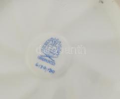 Herendi Viktória mintás bonbonniere. Kézzel festett, jelzett, virágon lepattanás. d: 16,5 cm, m: 10 ...
